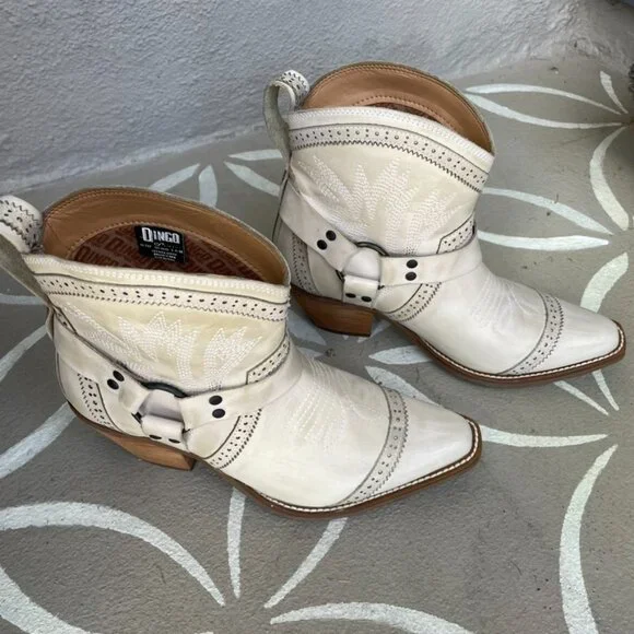 Dingo Snip Toe Cowboy Booties Ivory Size 7.5 - Picture 2 of 5